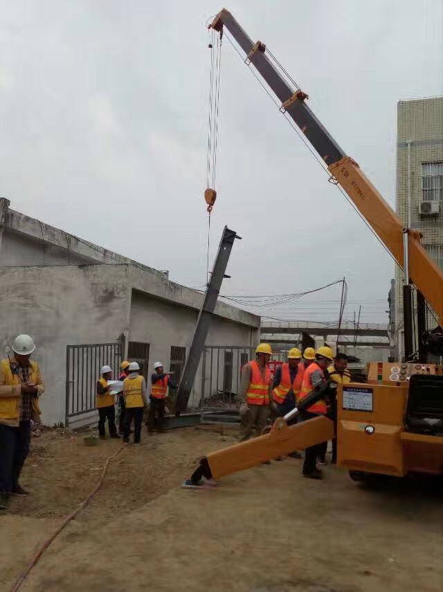 履带式起重机的图片